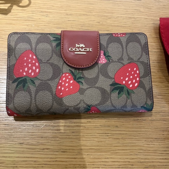 Coach CH165 Tech Wallet In Signature Canvas With Wild Strawberry Print - Picture 2 of 5